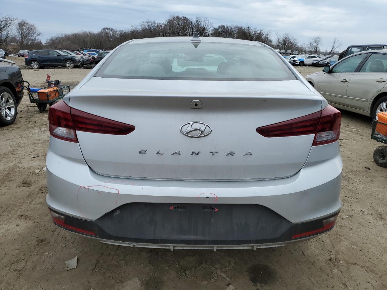 2019 HYUNDAI ELANTRA SE - Фото 6