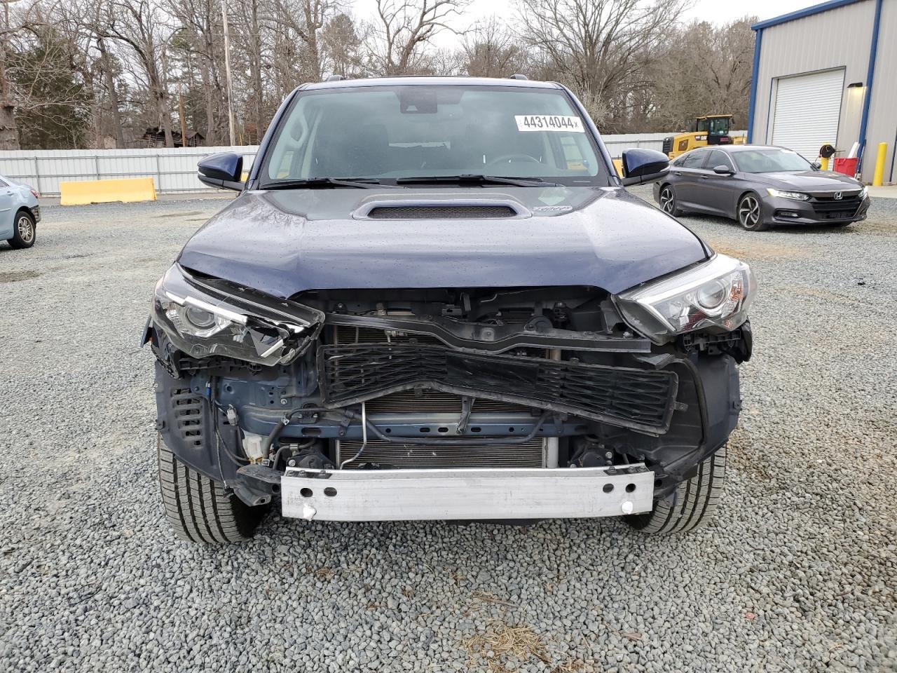 2020 TOYOTA 4RUNNER SR - Image 5