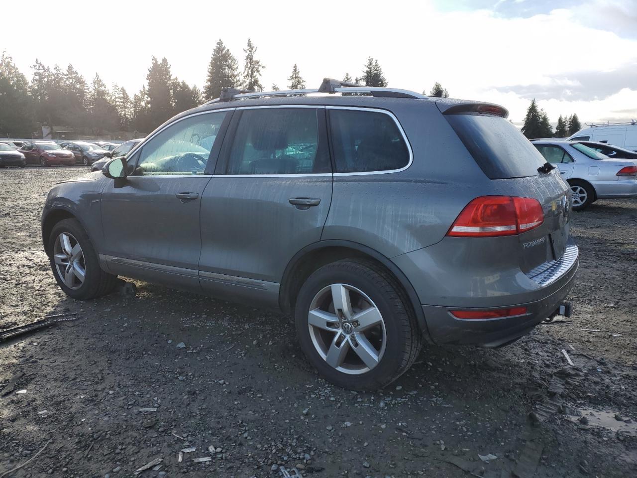 2014 VOLKSWAGEN TOUAREG V6 - Фото 2