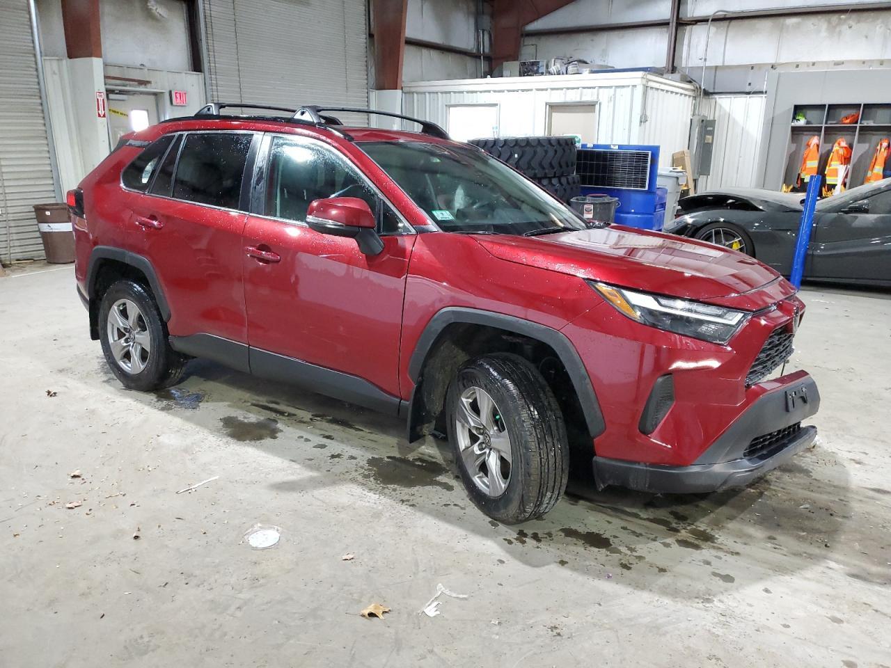 2022 TOYOTA RAV4 XLE - Image 4