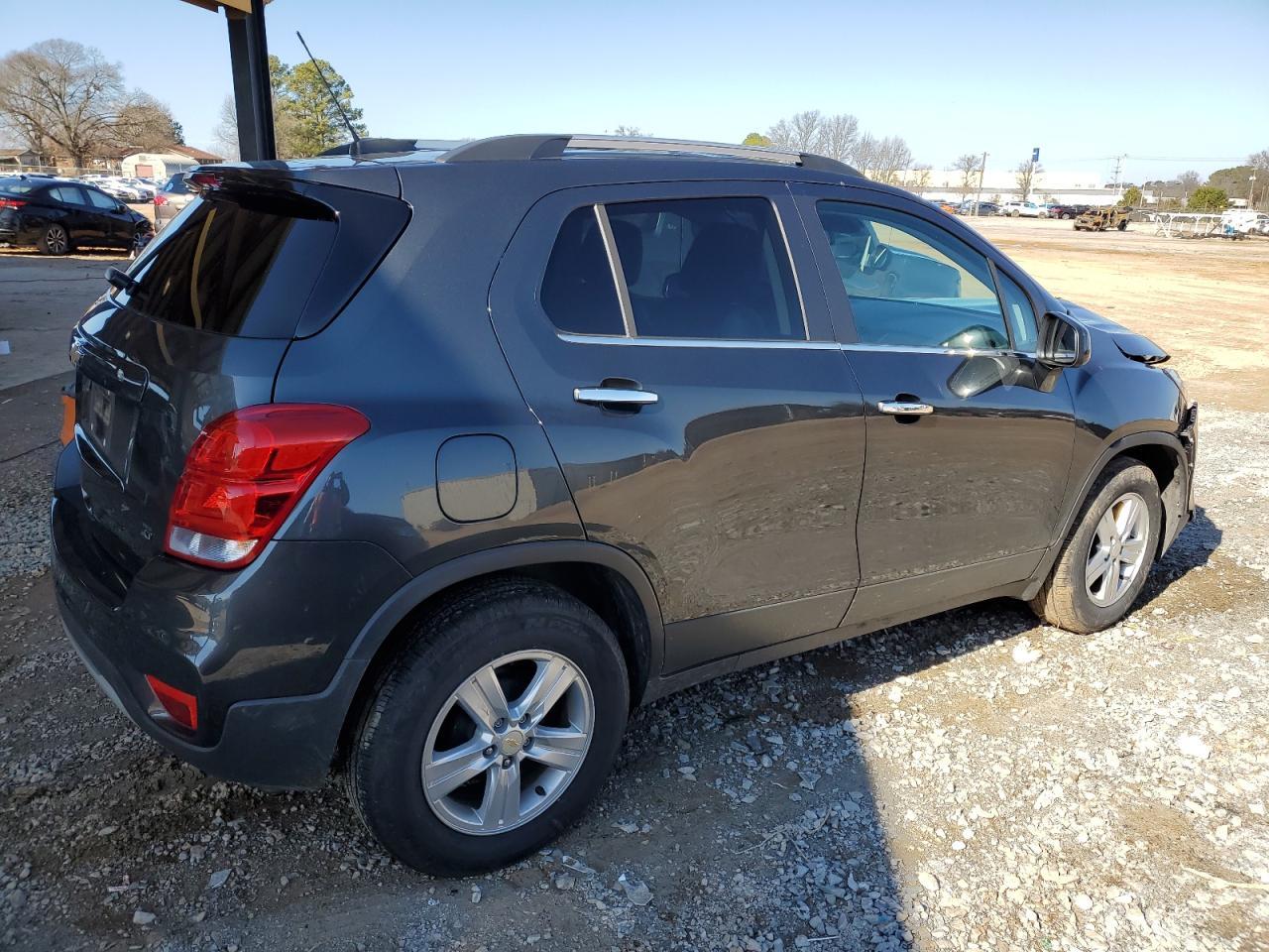 2019 CHEVROLET TRAX 1LT - Image 3