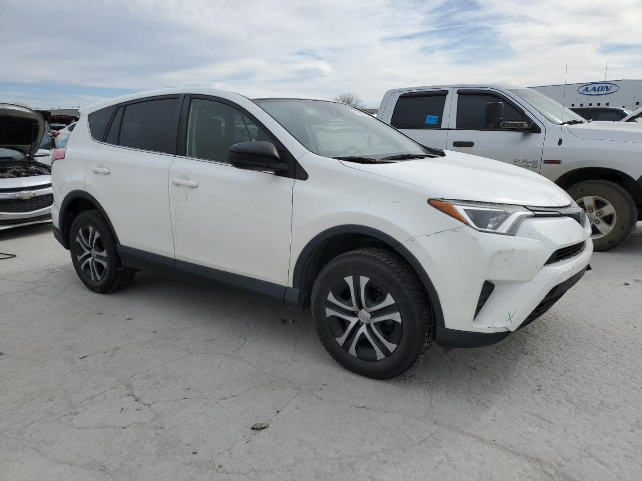 2018 TOYOTA RAV4 LE - Image 4