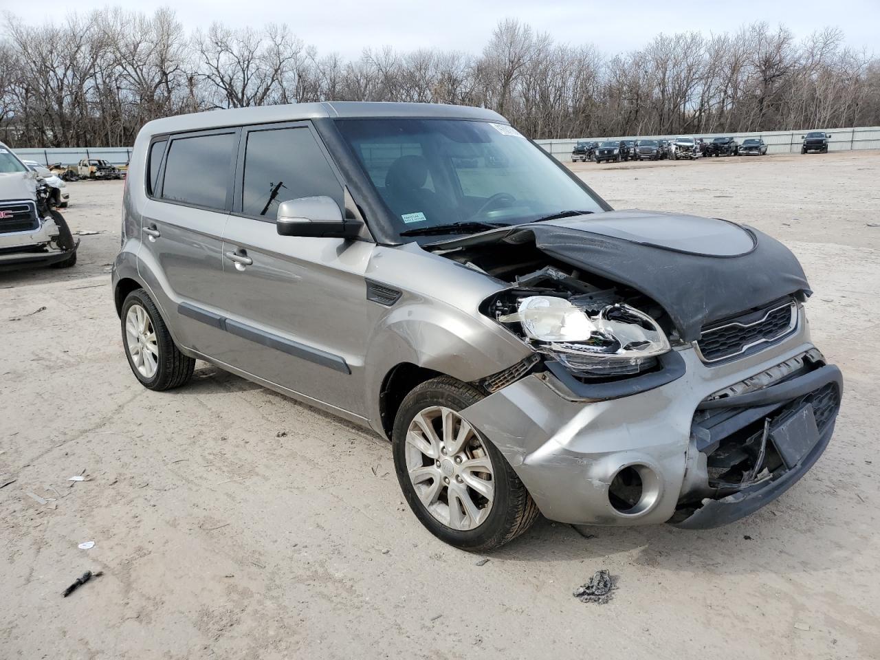2013 KIA SOUL + - Image 4