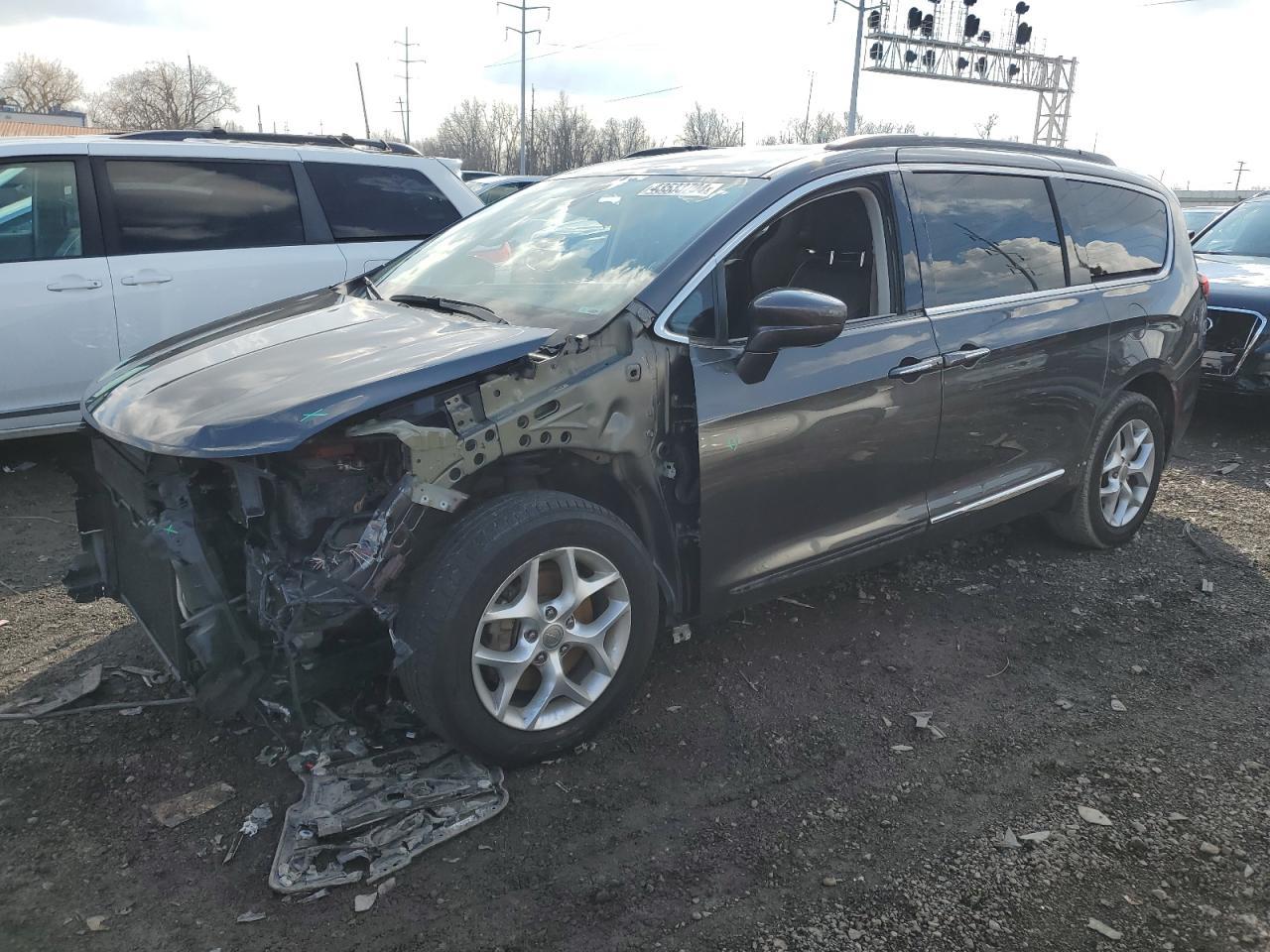 2017 CHRYSLER PACIFICA T