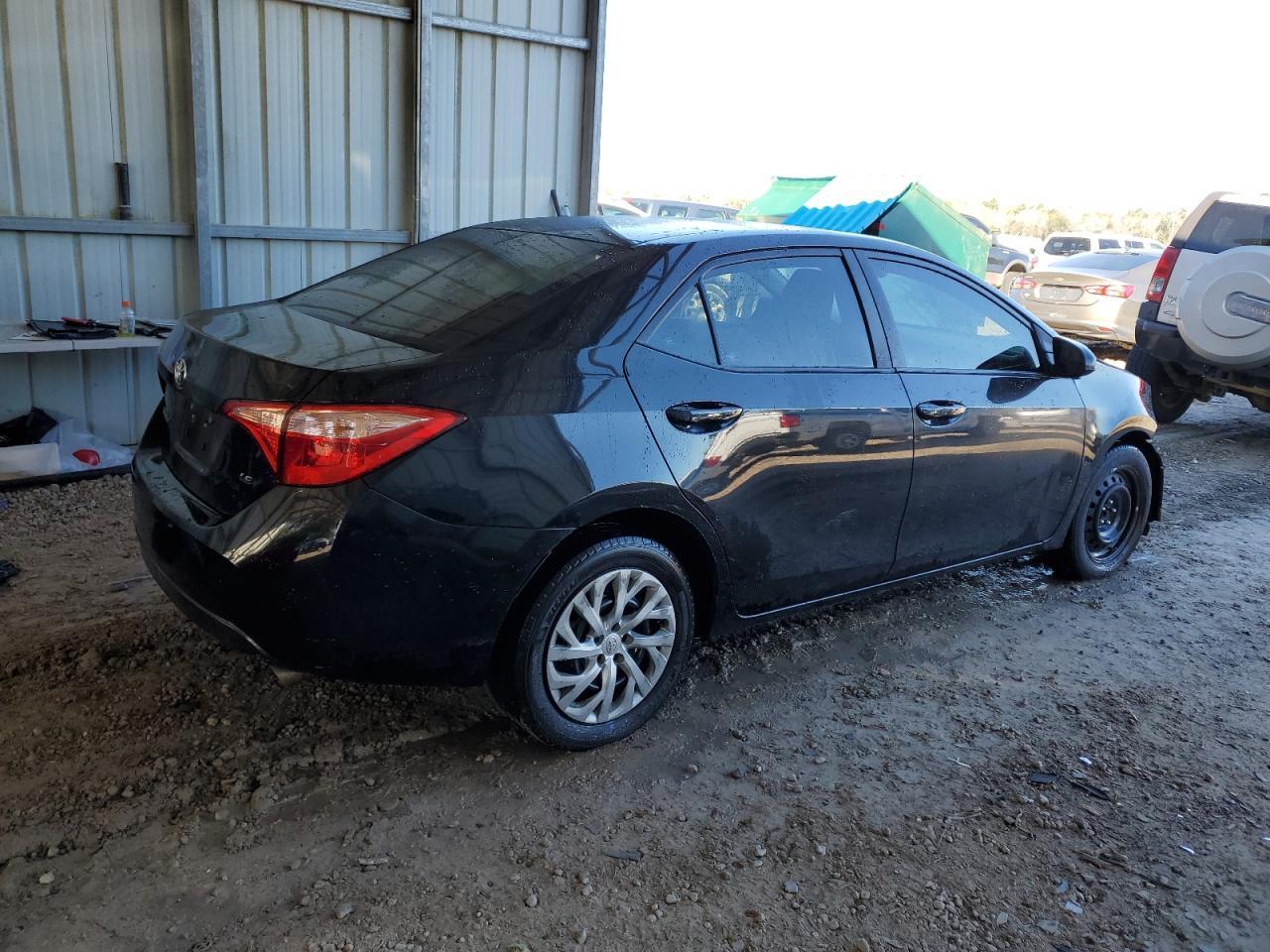 2019 TOYOTA COROLLA L - Фото 3