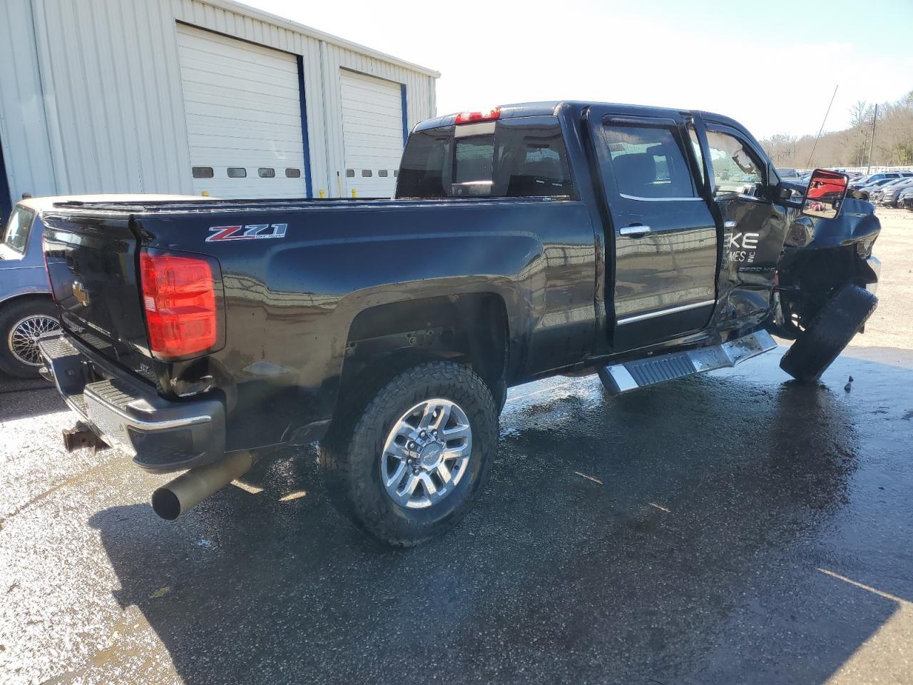 2016 CHEVROLET SILVERADO - Фото 3