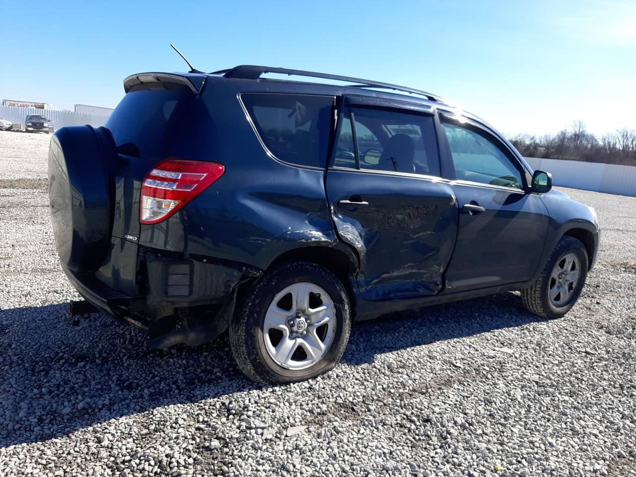 2011 TOYOTA RAV4 - Фото 3