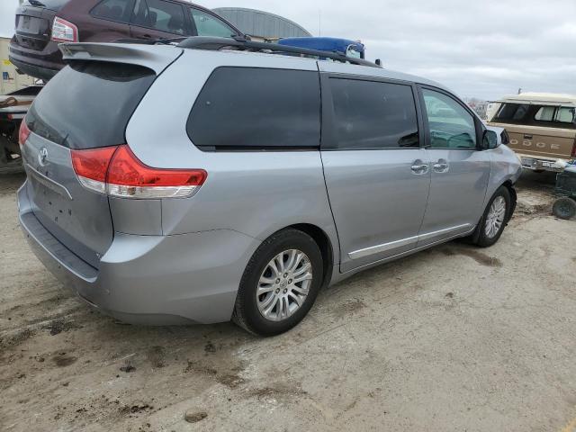 2011 Toyota Sienna Xle - Image 3