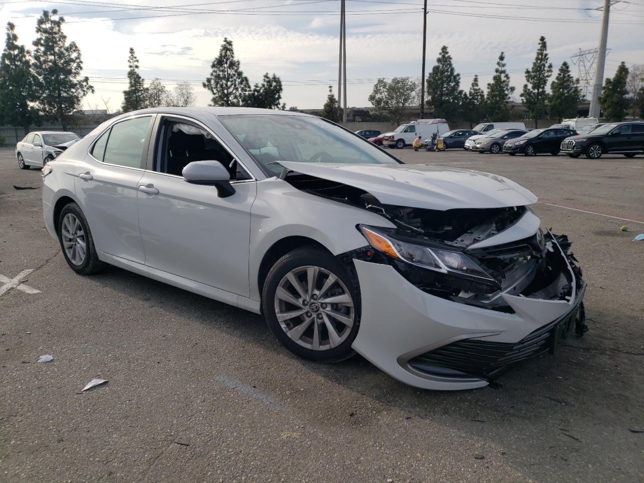 2023 TOYOTA CAMRY LE - Фото 4