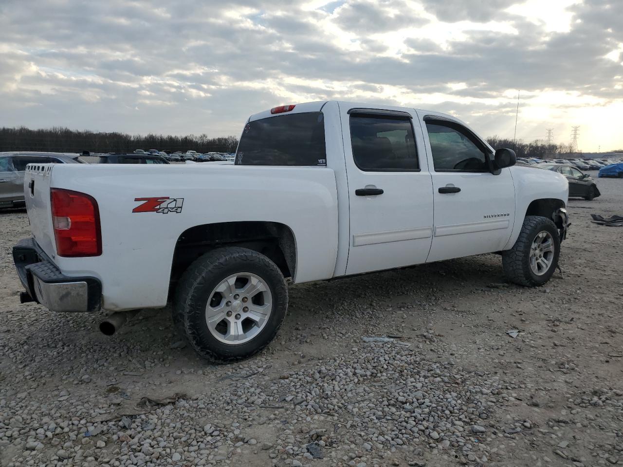 2012 CHEVROLET SILVERADO - Фото 3