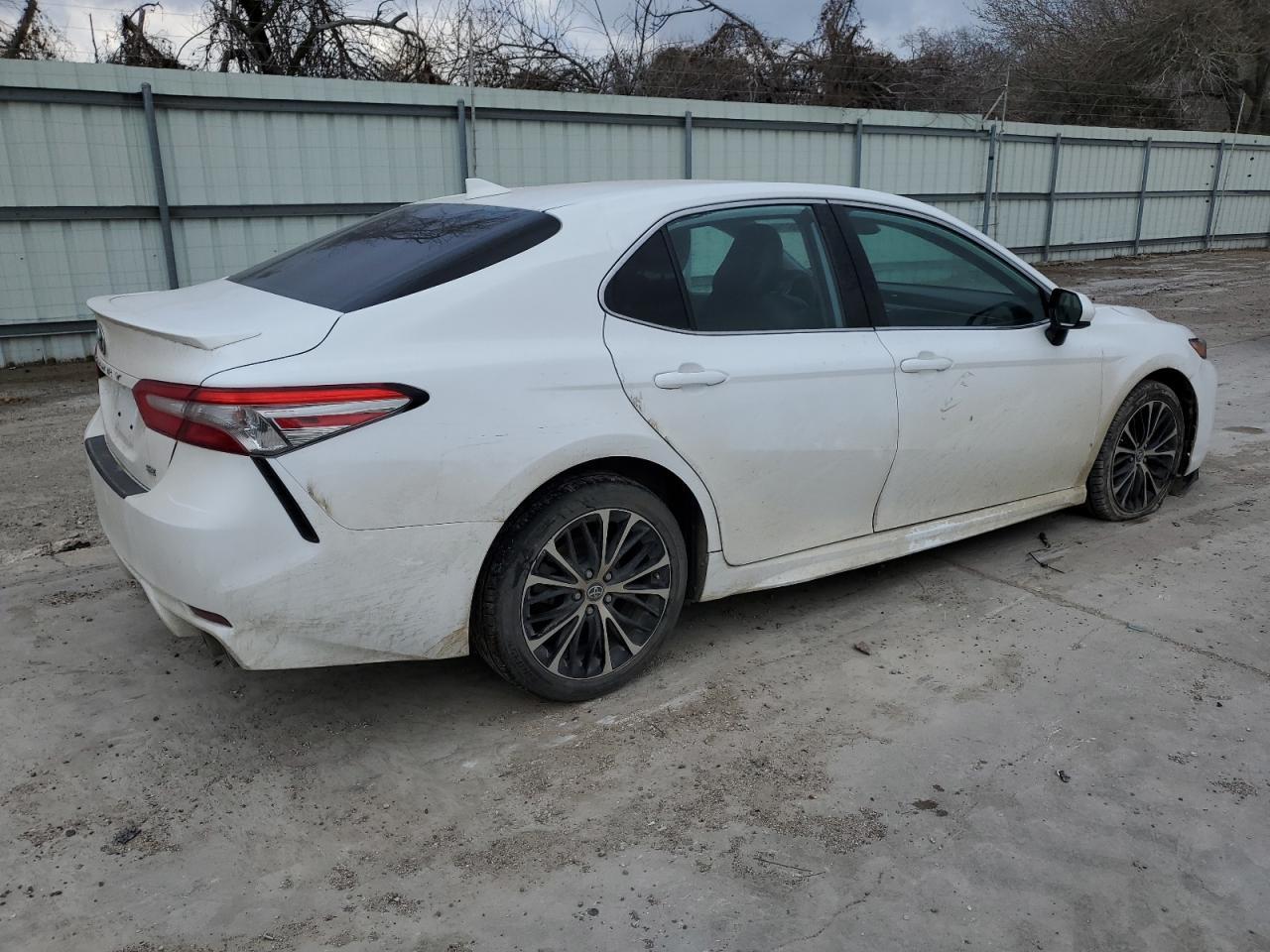 2019 TOYOTA CAMRY L - Image 3