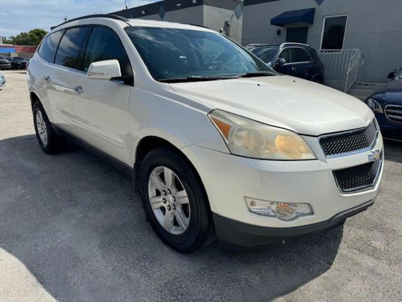 2011 CHEVROLET TRAVERSE L - Фото 4