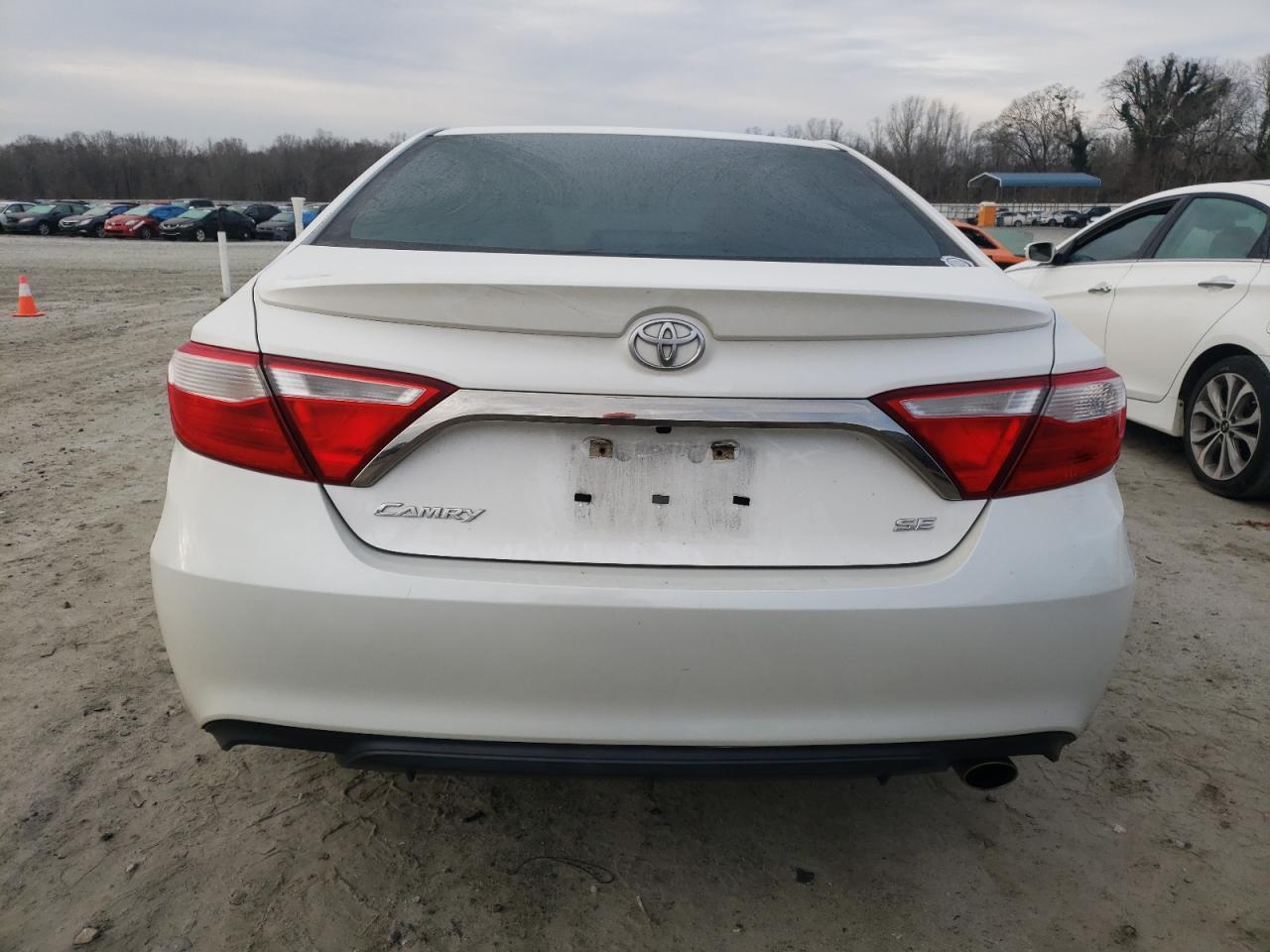 2017 TOYOTA CAMRY LE - Image 6