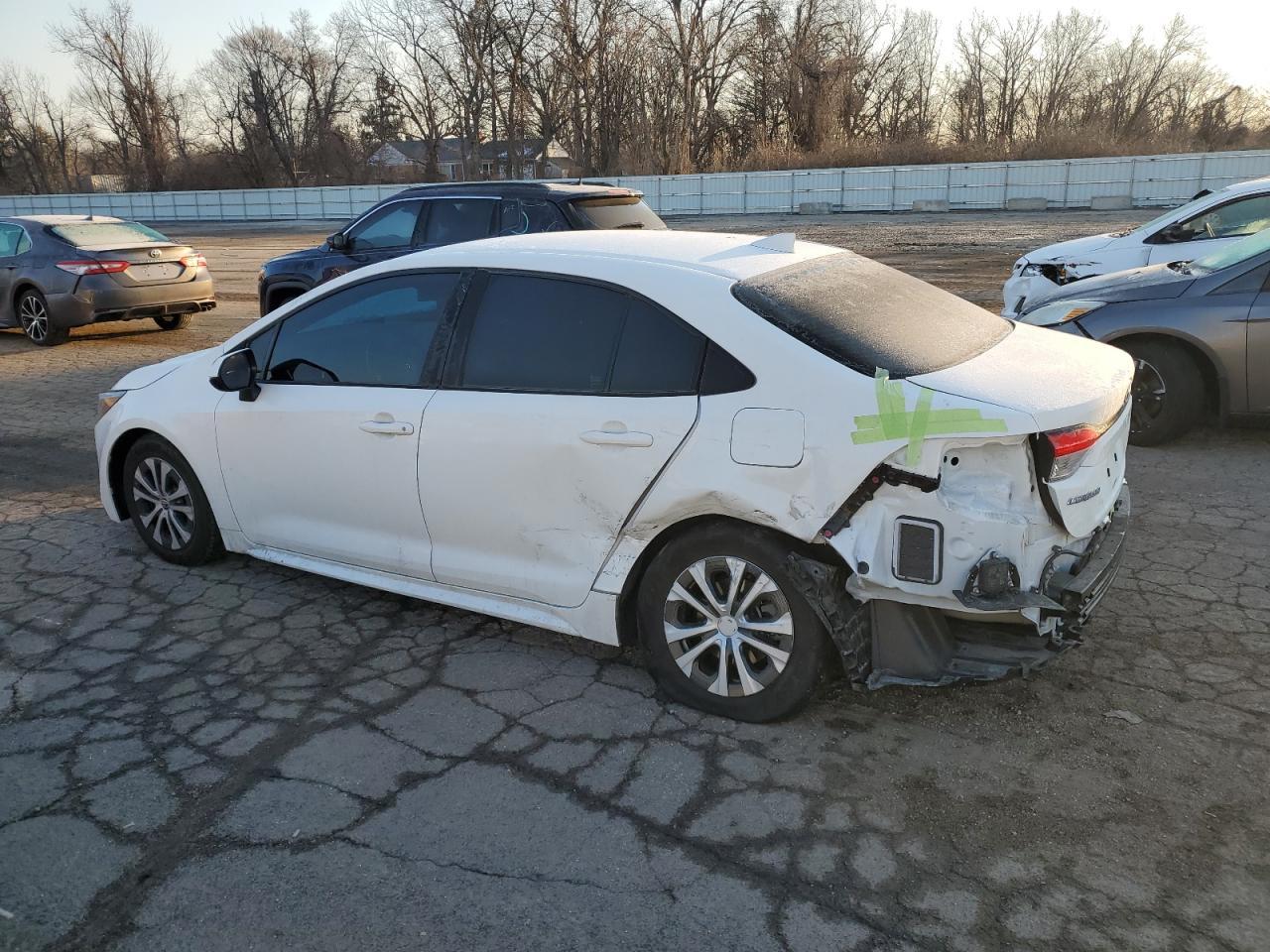 2022 TOYOTA COROLLA LE - Фото 2