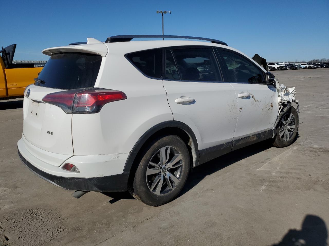 2017 TOYOTA RAV4 XLE - Image 3