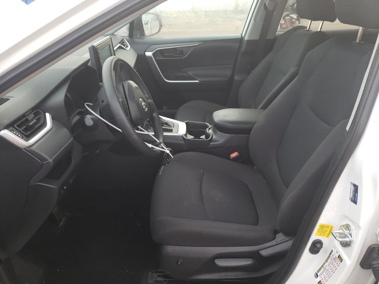 2021 TOYOTA RAV4 LE - Фото 7