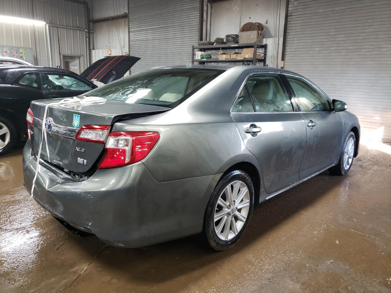 2014 TOYOTA CAMRY L - Image 3