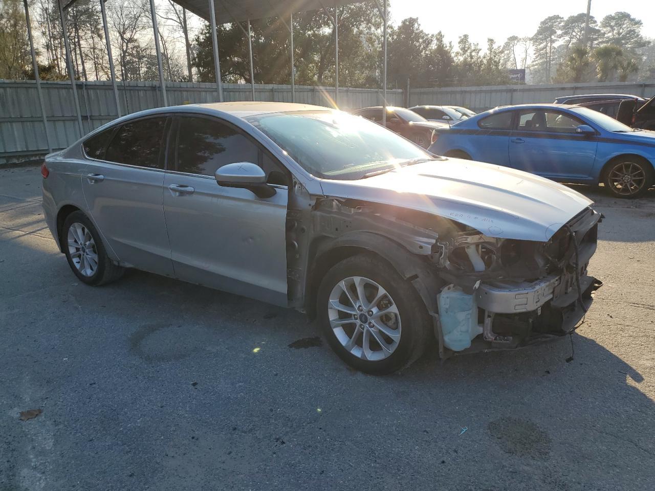 2020 FORD FUSION SE - Image 4