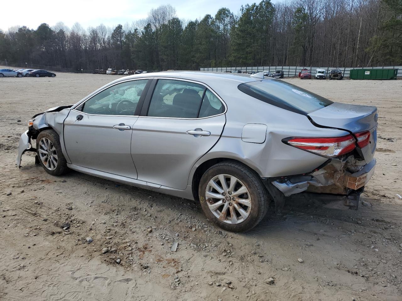 2020 TOYOTA CAMRY LE - Фото 2