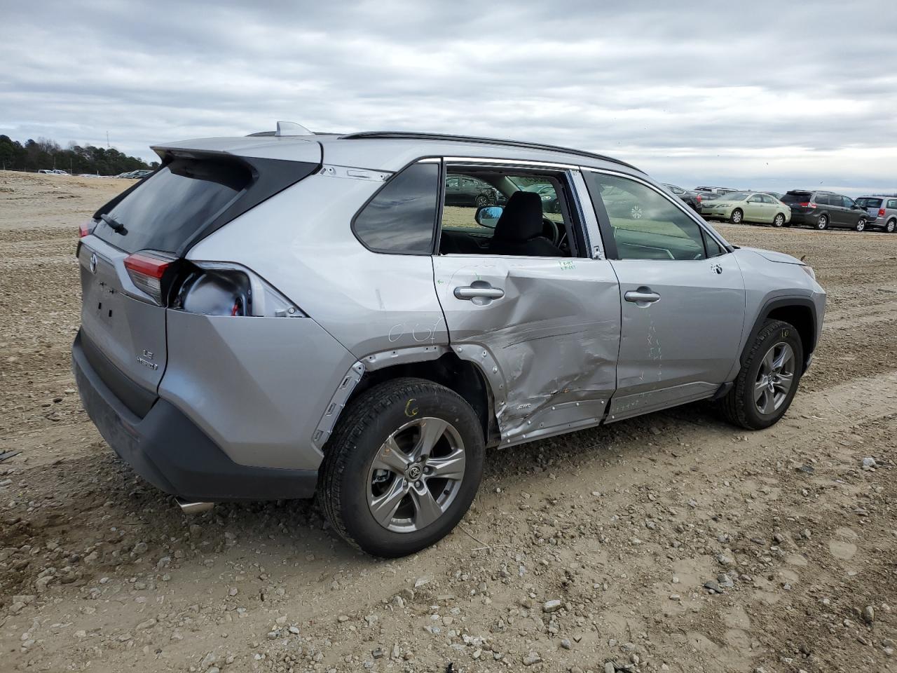 2023 TOYOTA RAV4 LE - Фото 3