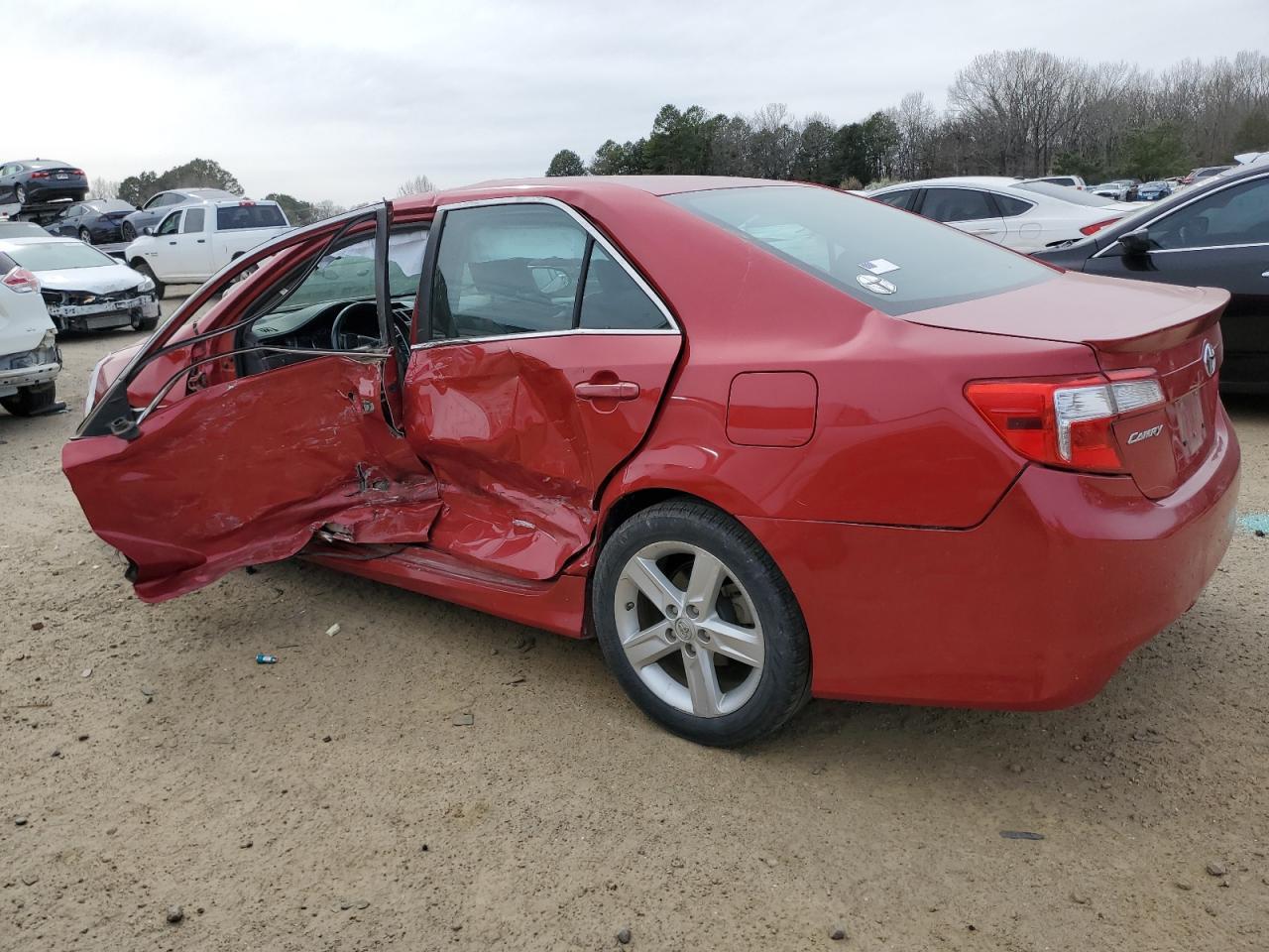 2014 TOYOTA CAMRY L - Image 2