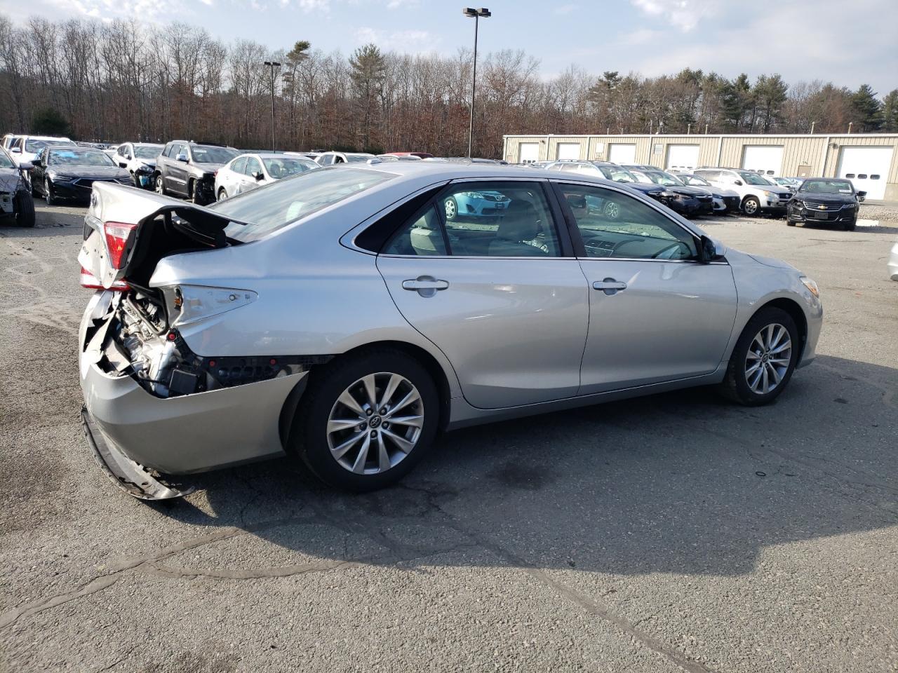 2016 TOYOTA CAMRY LE - Фото 3