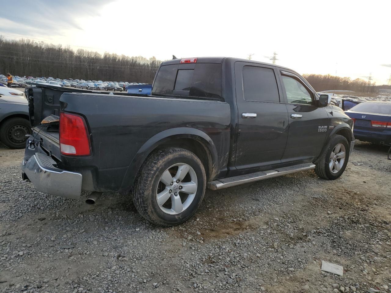 2015 RAM 1500 SLT - Image 3