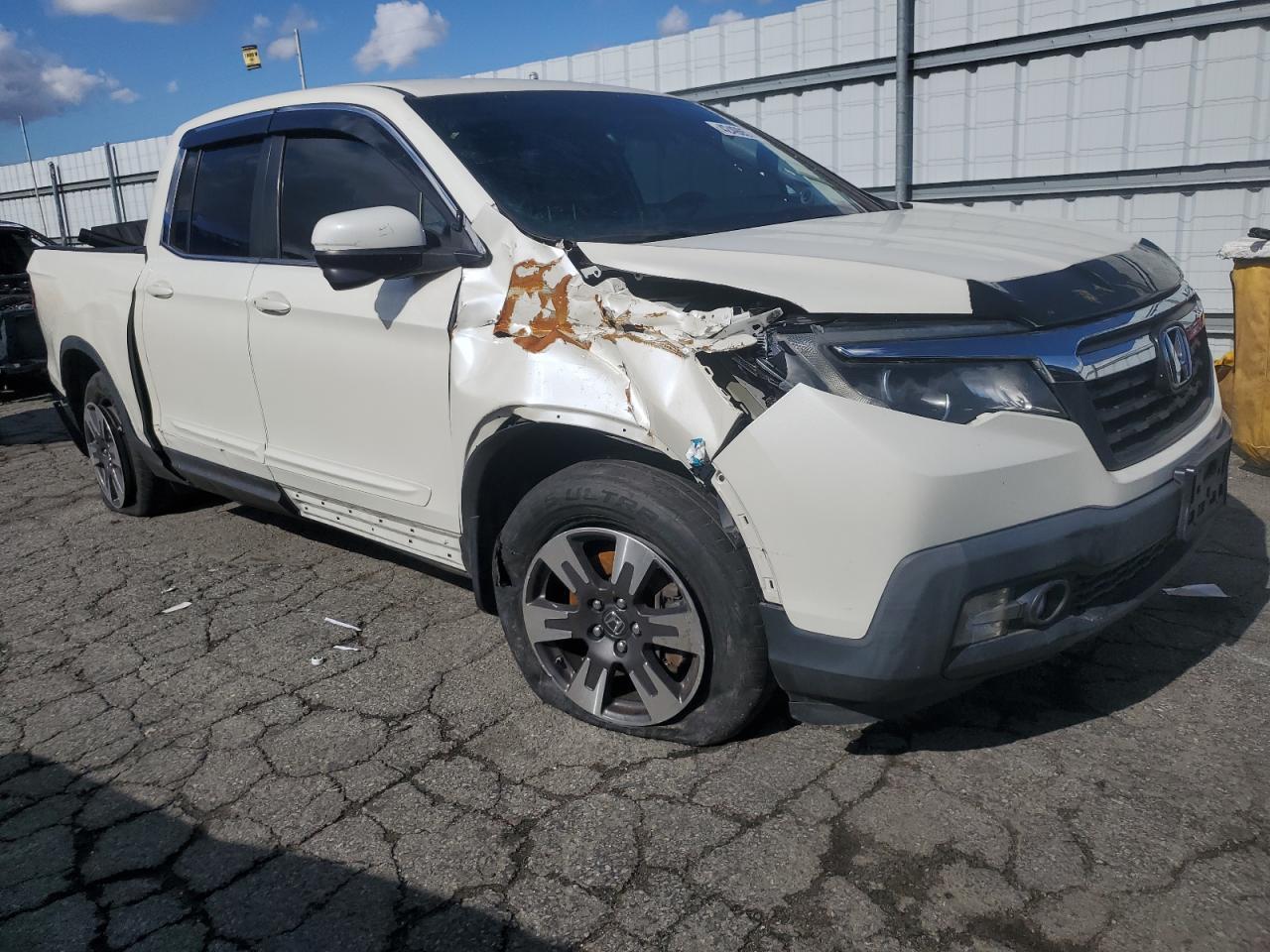 2017 HONDA RIDGELINE - Фото 4