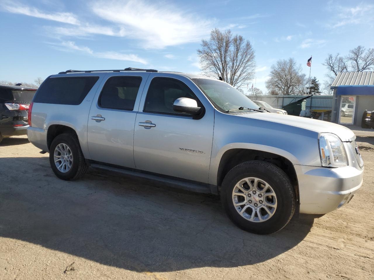 2012 GMC YUKON XL C - Image 4