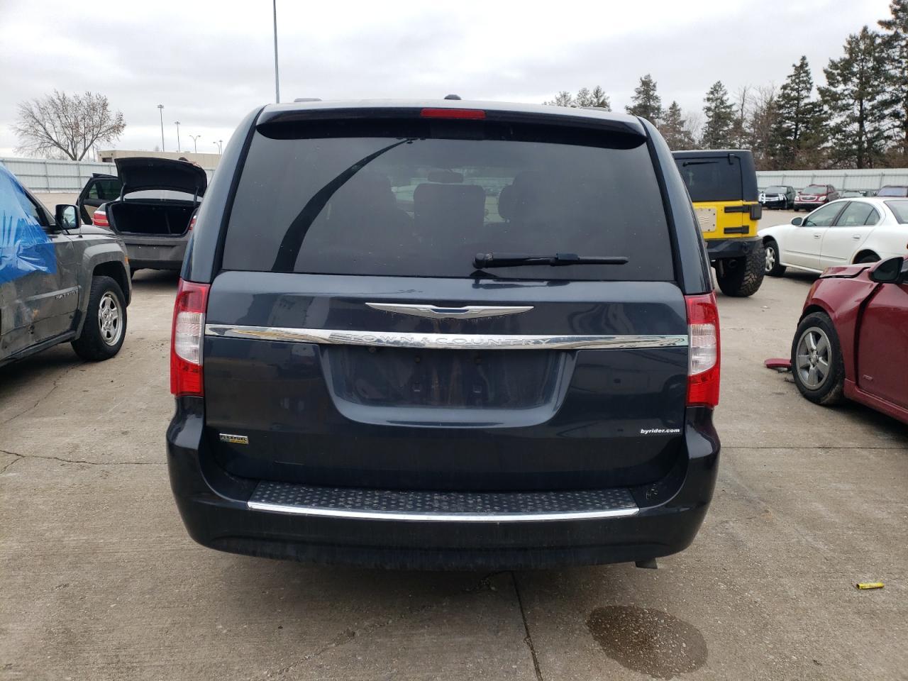 2014 CHRYSLER TOWN & COU - Image 6