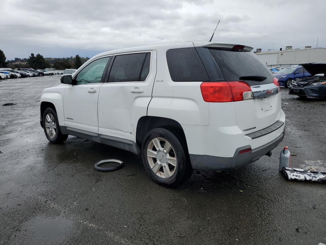 2012 GMC TERRAIN SL - Image 2
