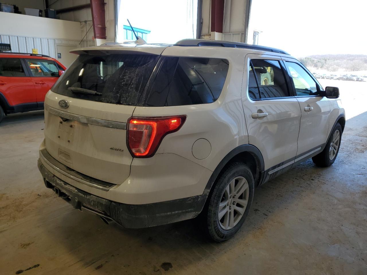 2018 FORD EXPLORER X - Фото 3
