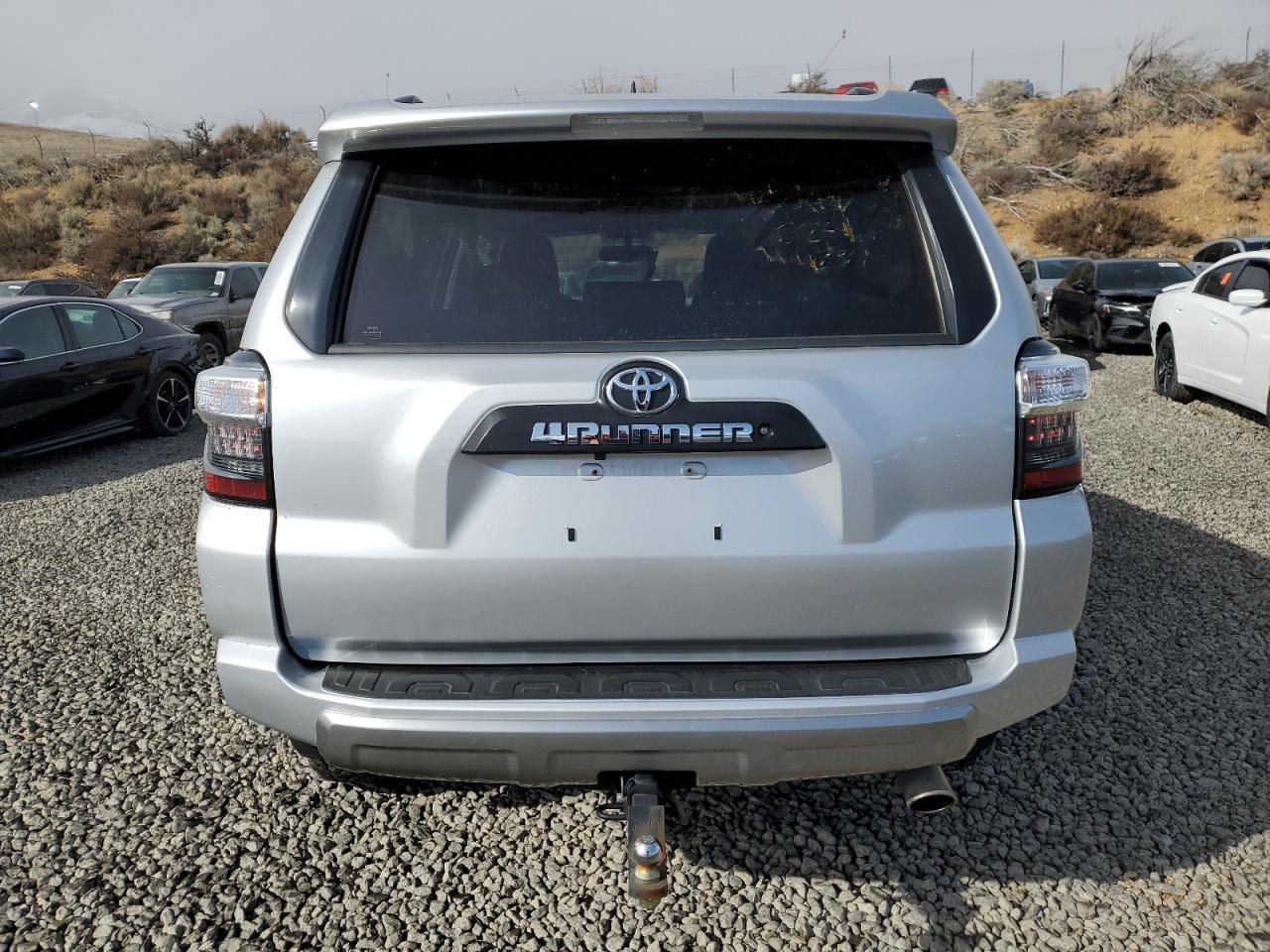 2019 TOYOTA 4RUNNER SR - Image 6