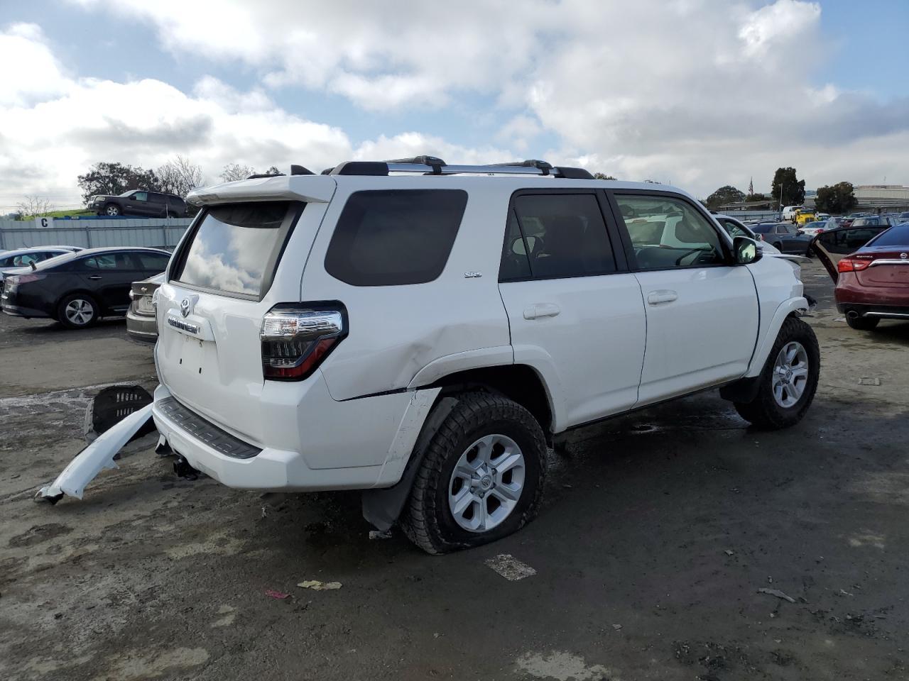 2019 TOYOTA 4RUNNER SR - Image 3