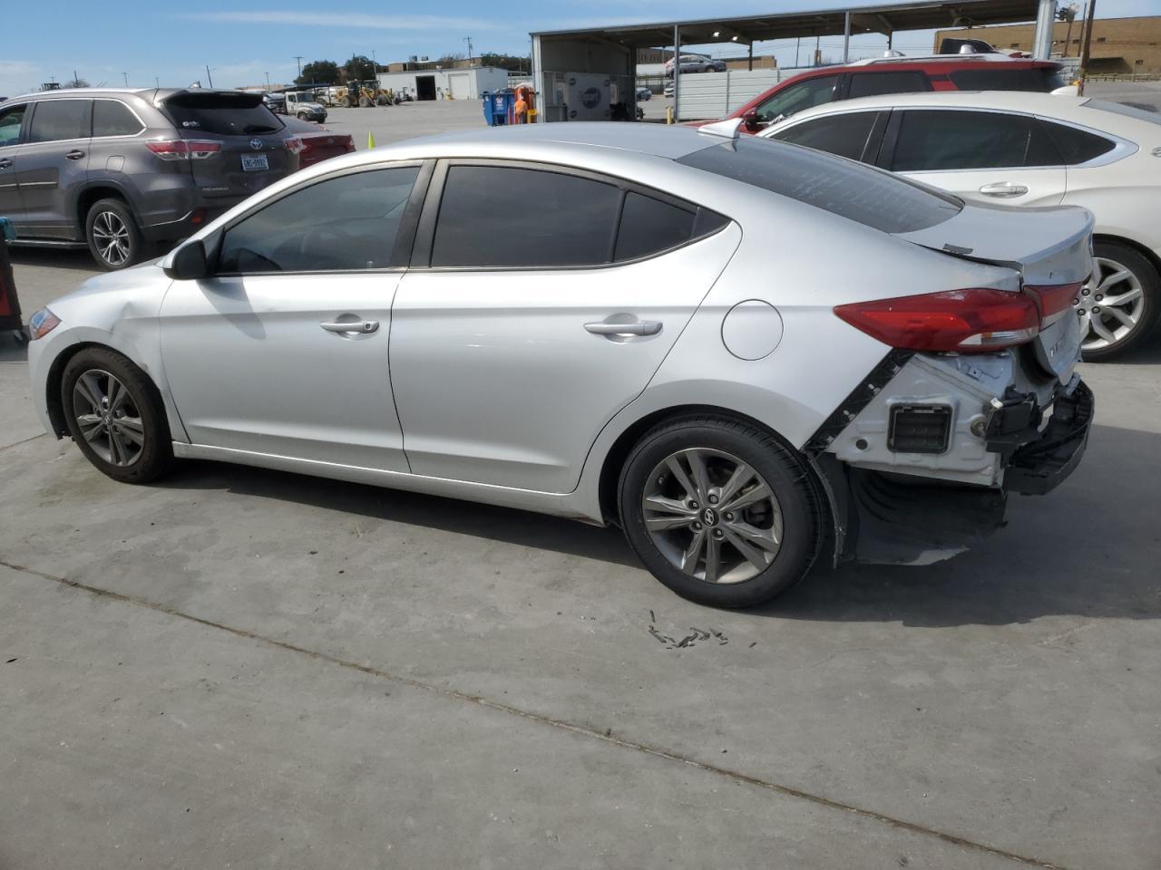 2018 HYUNDAI ELANTRA SE - Фото 2