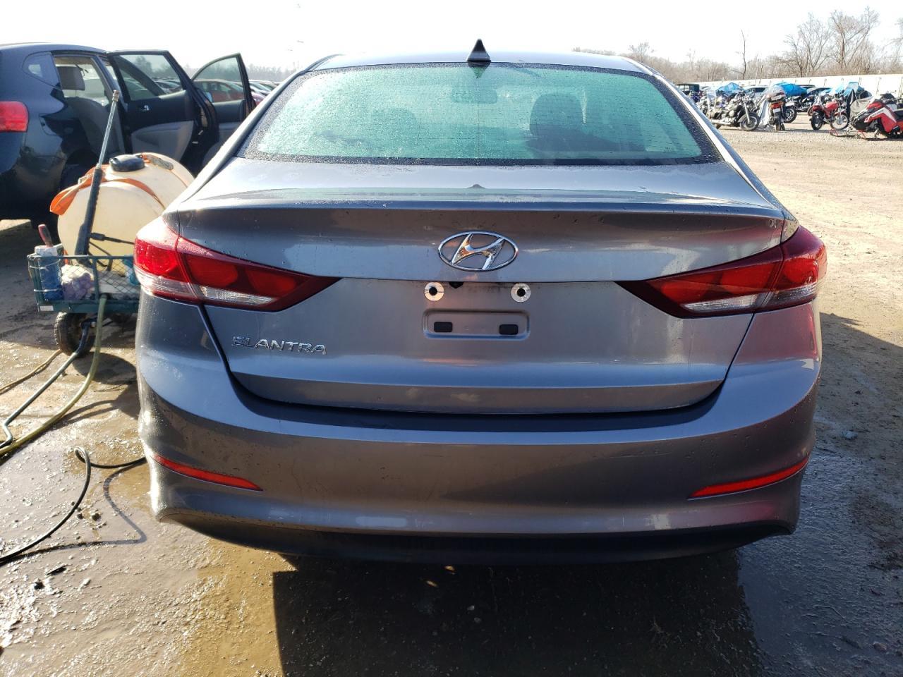 2018 HYUNDAI ELANTRA SE - Image 6