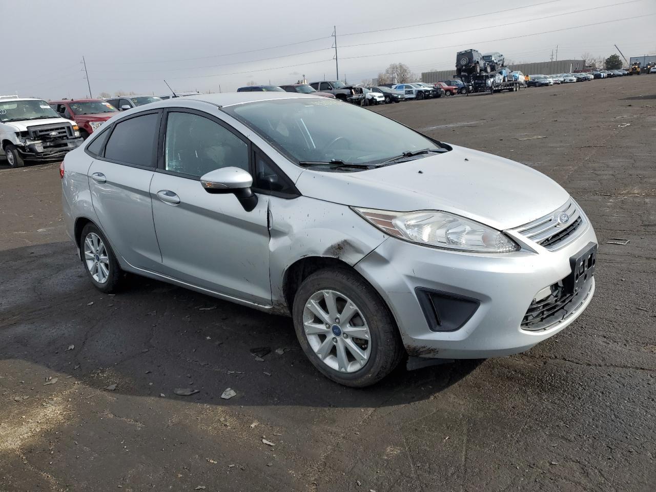 2013 FORD FIESTA SE - Image 4