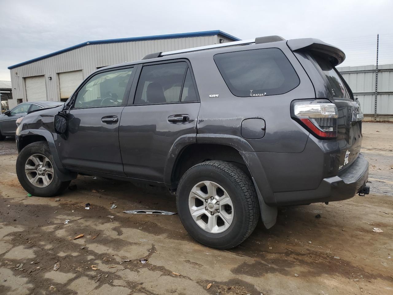 2019 TOYOTA 4RUNNER SR - Фото 2