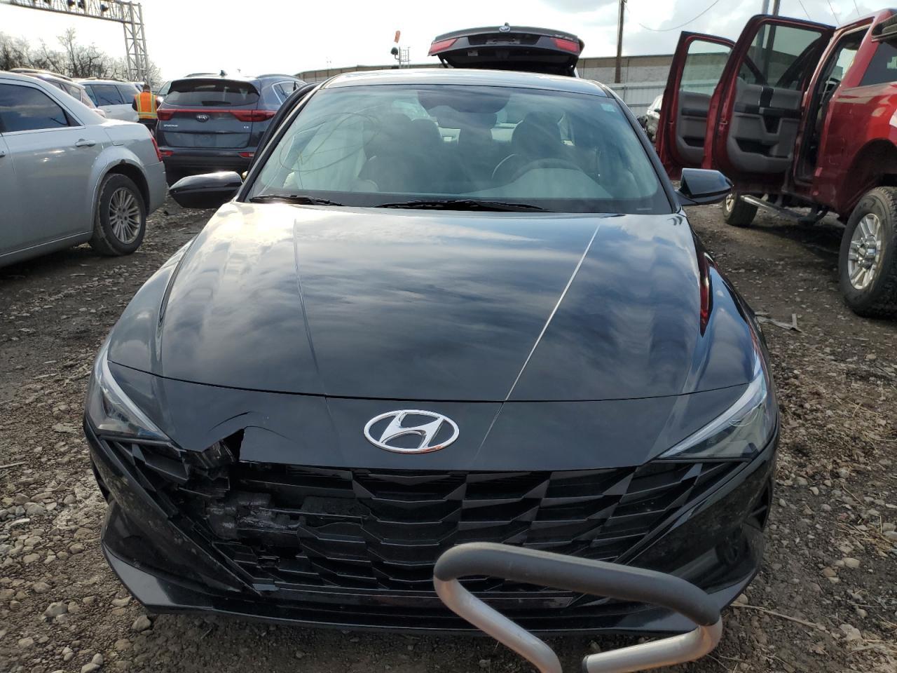 2023 HYUNDAI ELANTRA SE - Фото 5