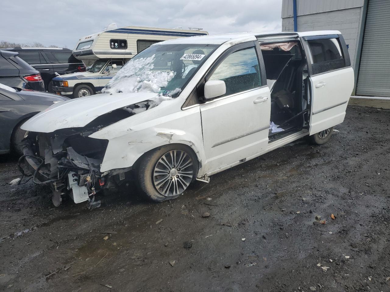 2014 CHRYSLER TOWN & COU