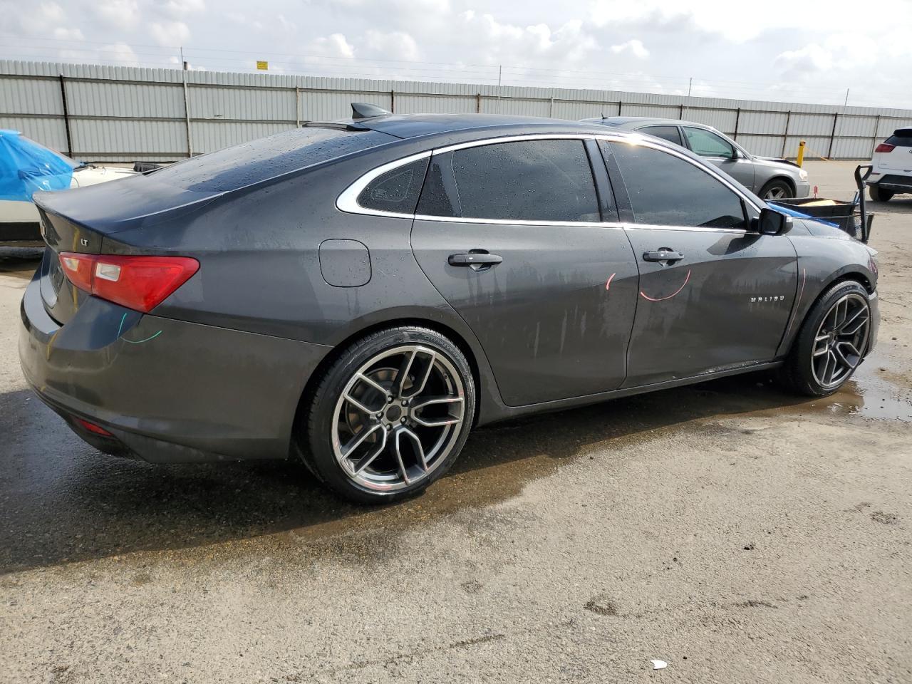 2017 CHEVROLET MALIBU LT - Image 3