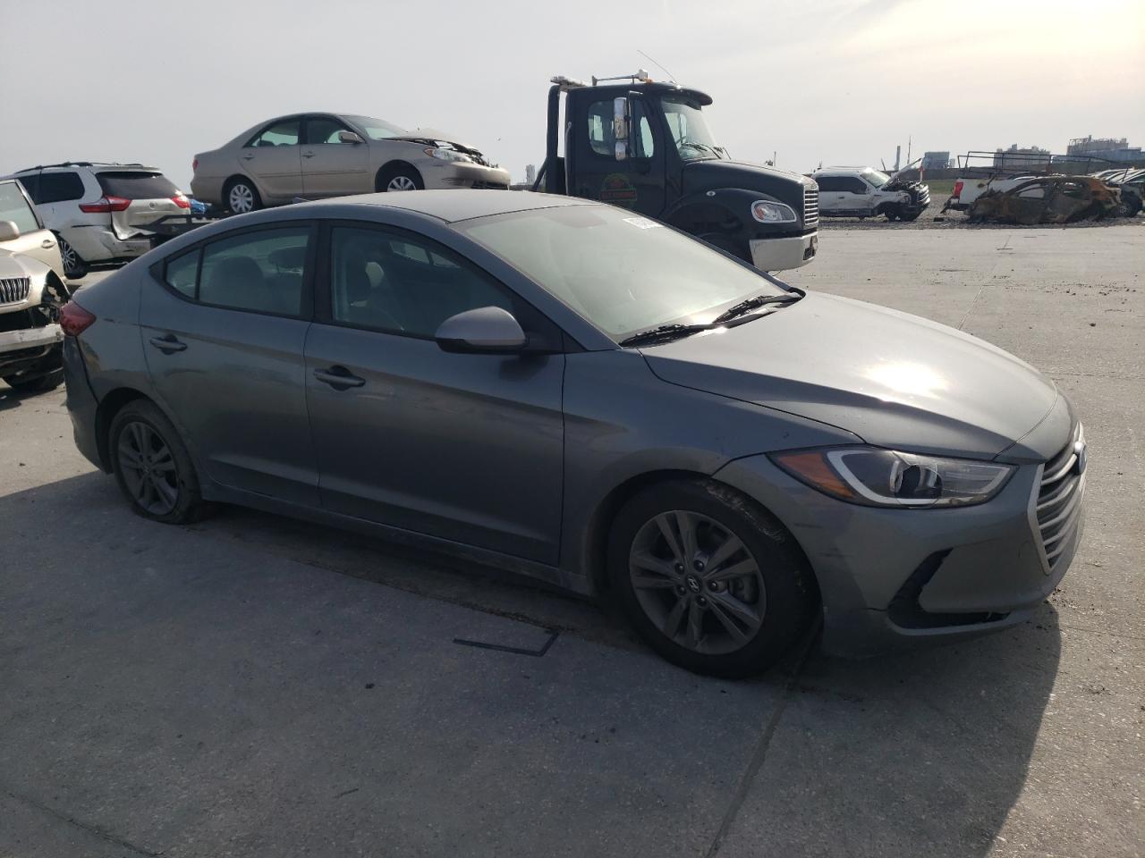 2017 HYUNDAI ELANTRA SE - Image 4
