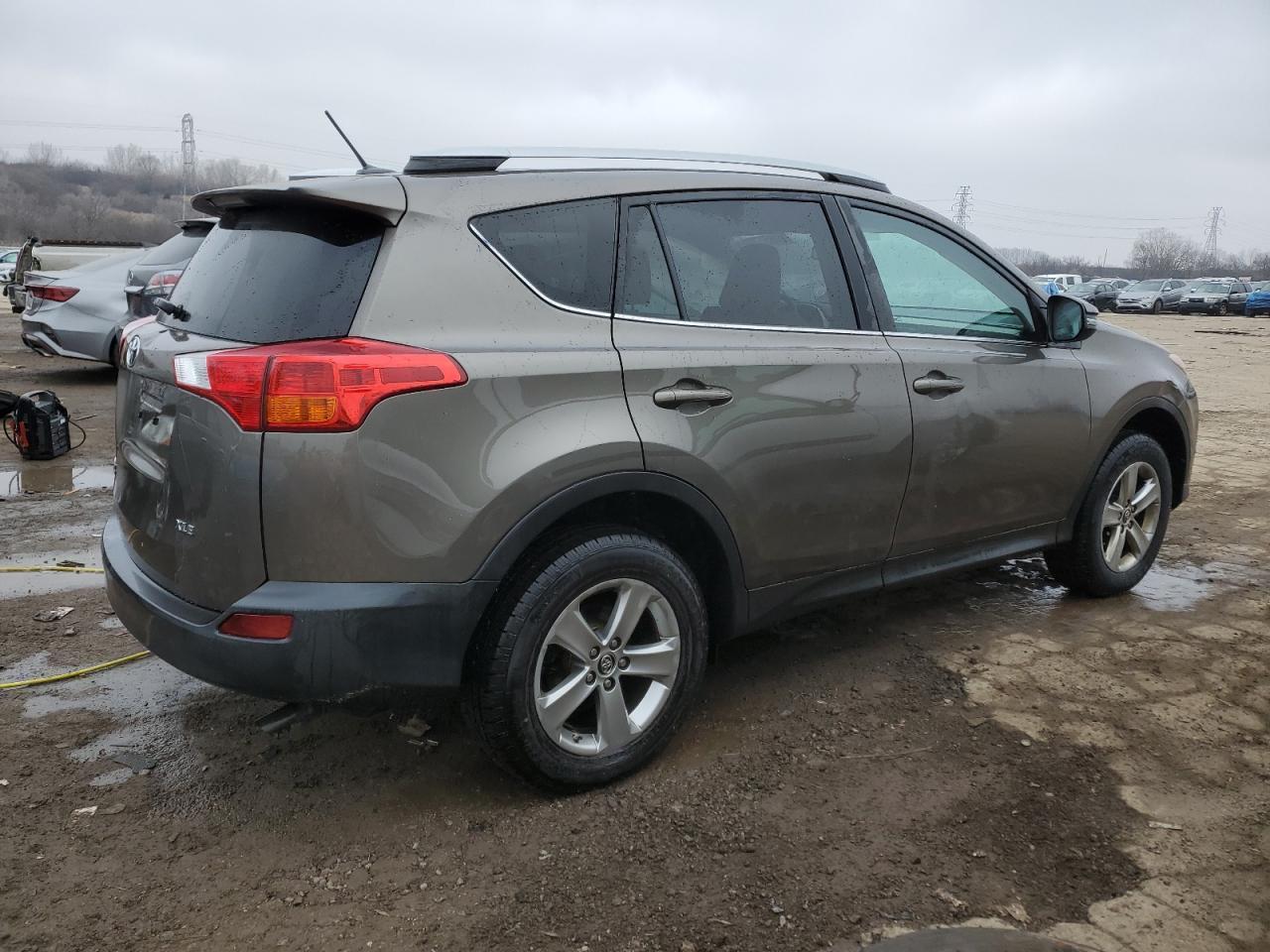 2015 TOYOTA RAV4 XLE - Image 3