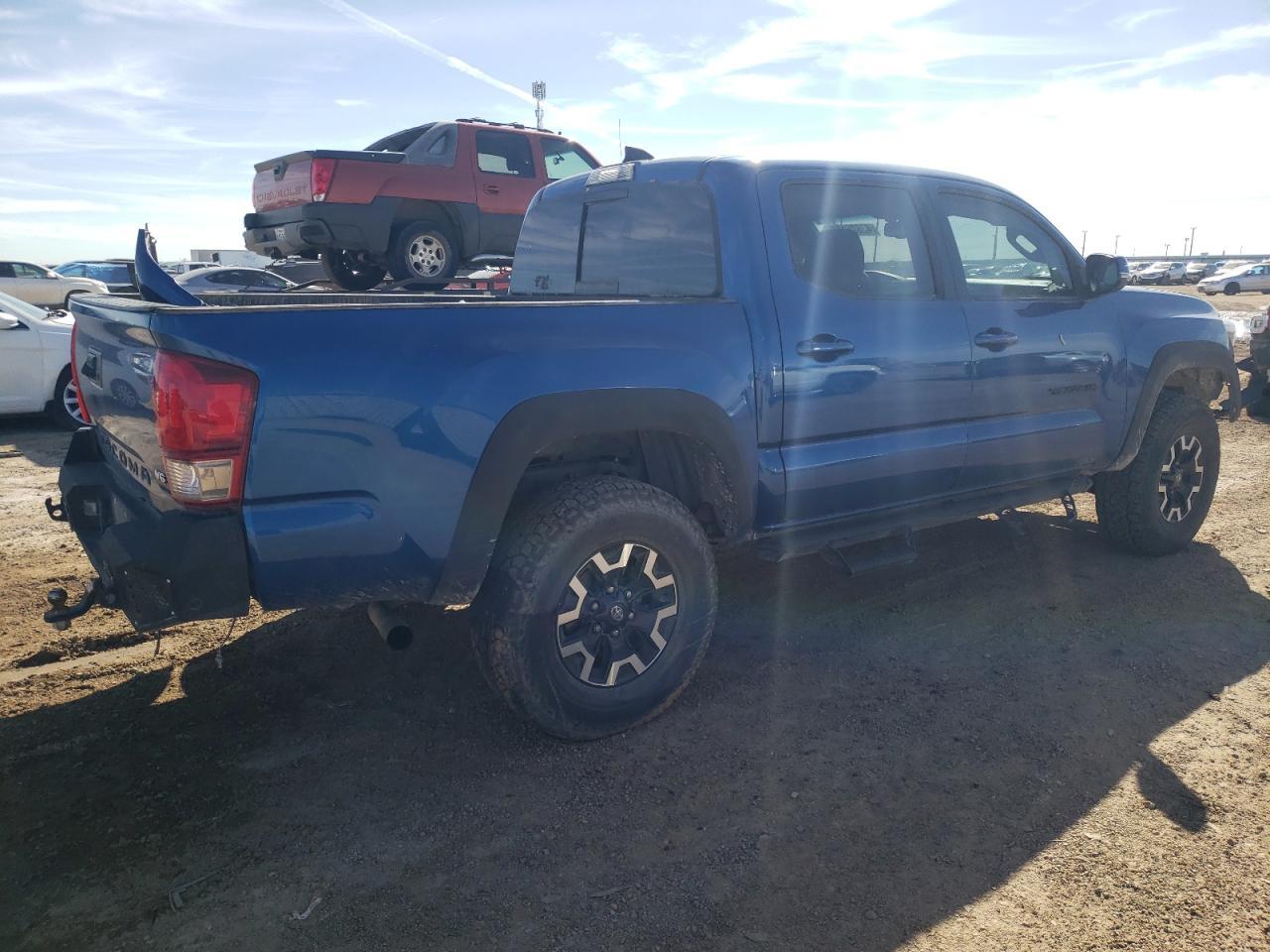 2017 TOYOTA TACOMA DOU - Фото 3