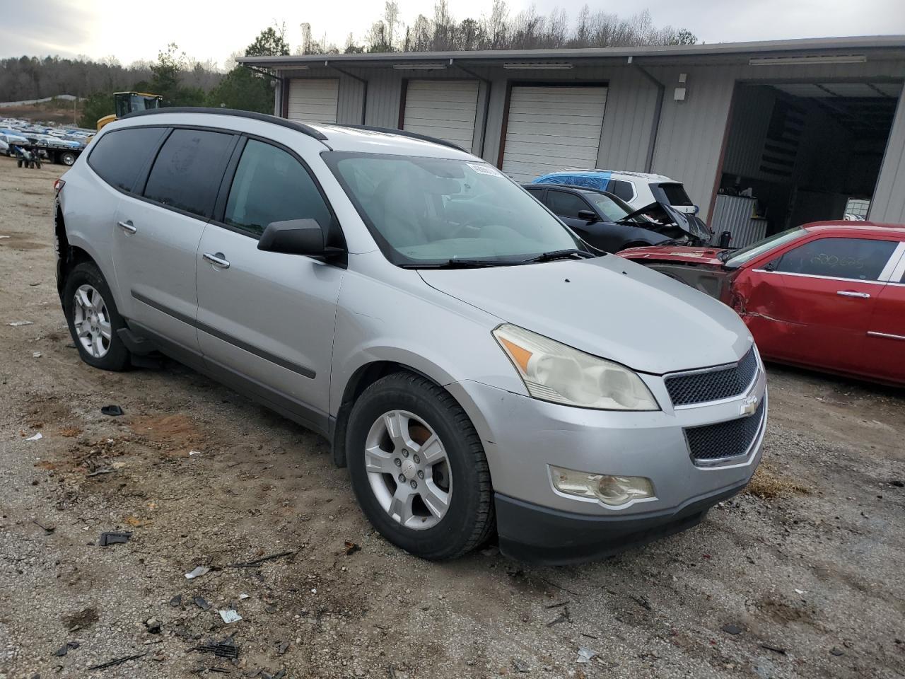 2011 CHEVROLET TRAVERSE L - Фото 4