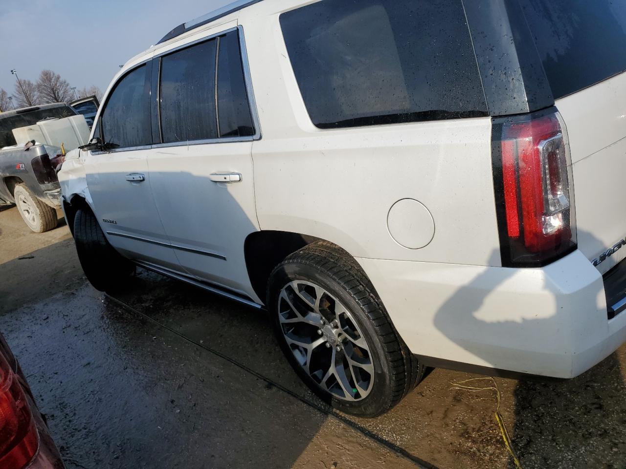 2016 GMC YUKON DENA - Фото 2