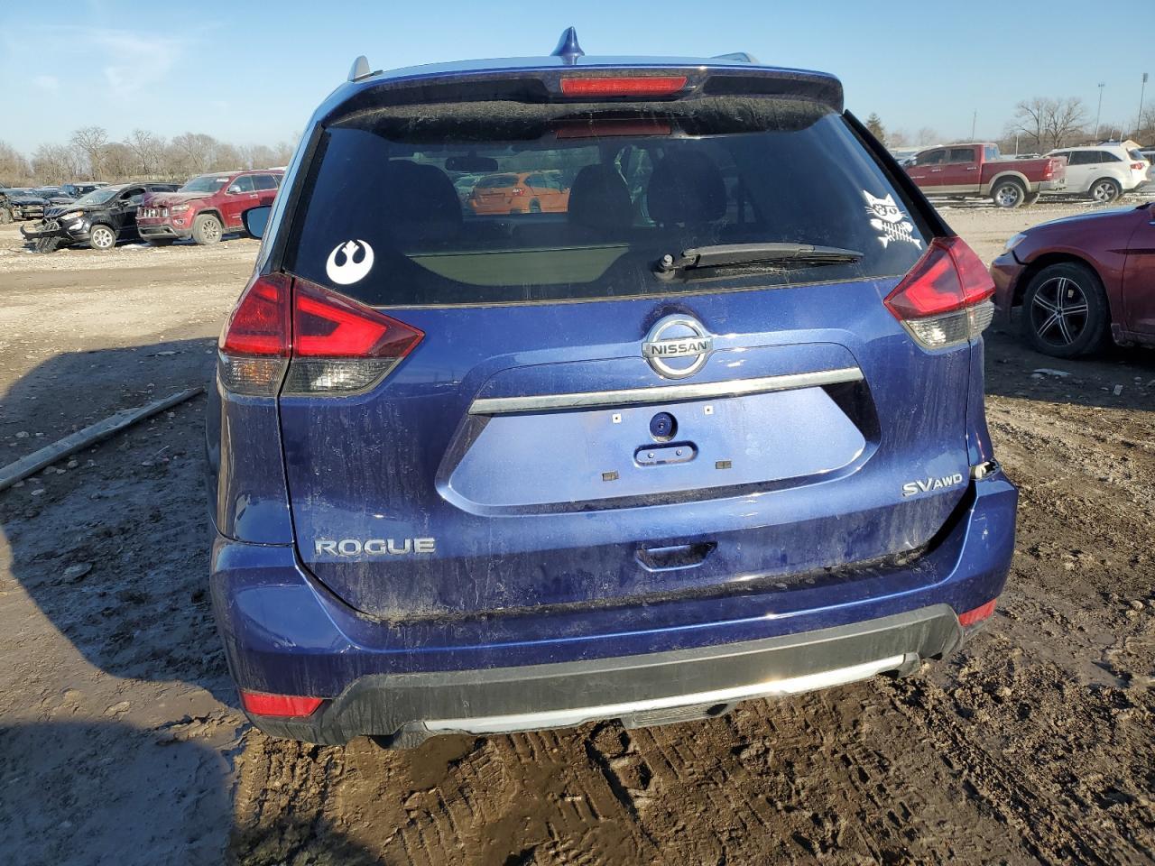 2017 NISSAN ROGUE SV - Фото 6
