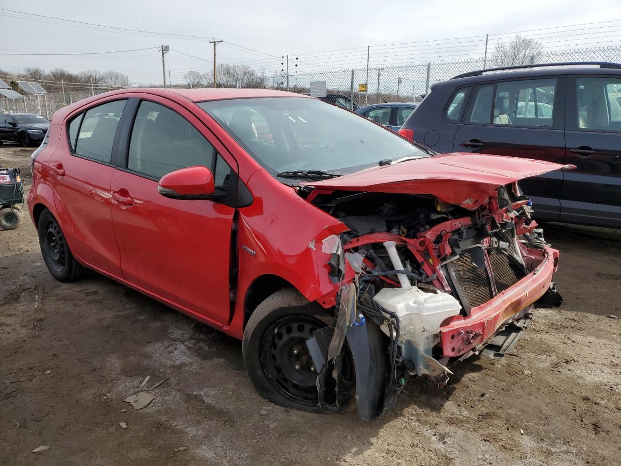 2015 TOYOTA PRIUS C - Image 4