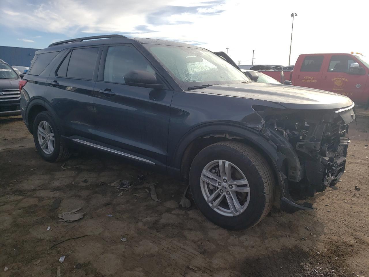 2023 FORD EXPLORER X - Image 4