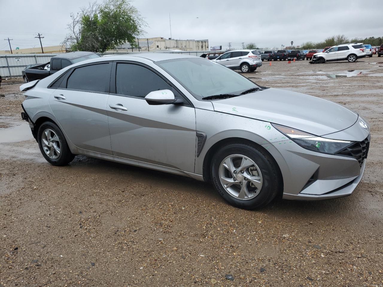 2023 HYUNDAI ELANTRA SE - Image 4